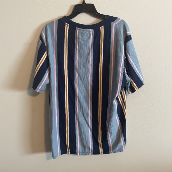 Guess T-Shirt - Picture 2 of 2